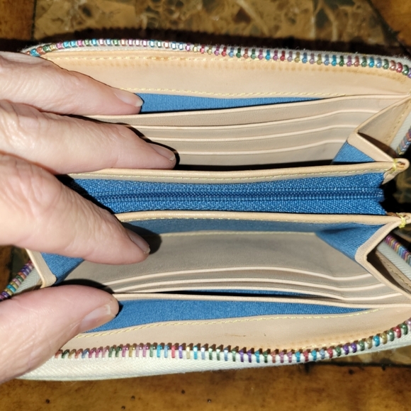 Dooney & Bourke rainbow wallet - Picture 6 of 8